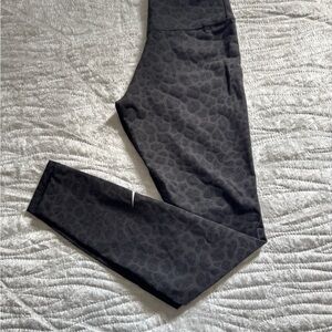 😍New! 💕Nike Black Leopard Print Dri-FIT Leggings